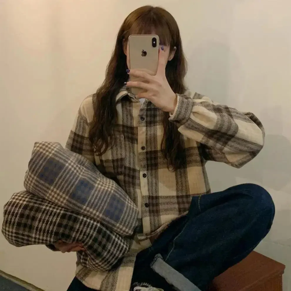 Autumn/Winter Thickened Fleece-Lined Plaid Shirt Women's Vintage HongKong Style Chic Loose-Fit Woolen Jacket Casual Top Winter