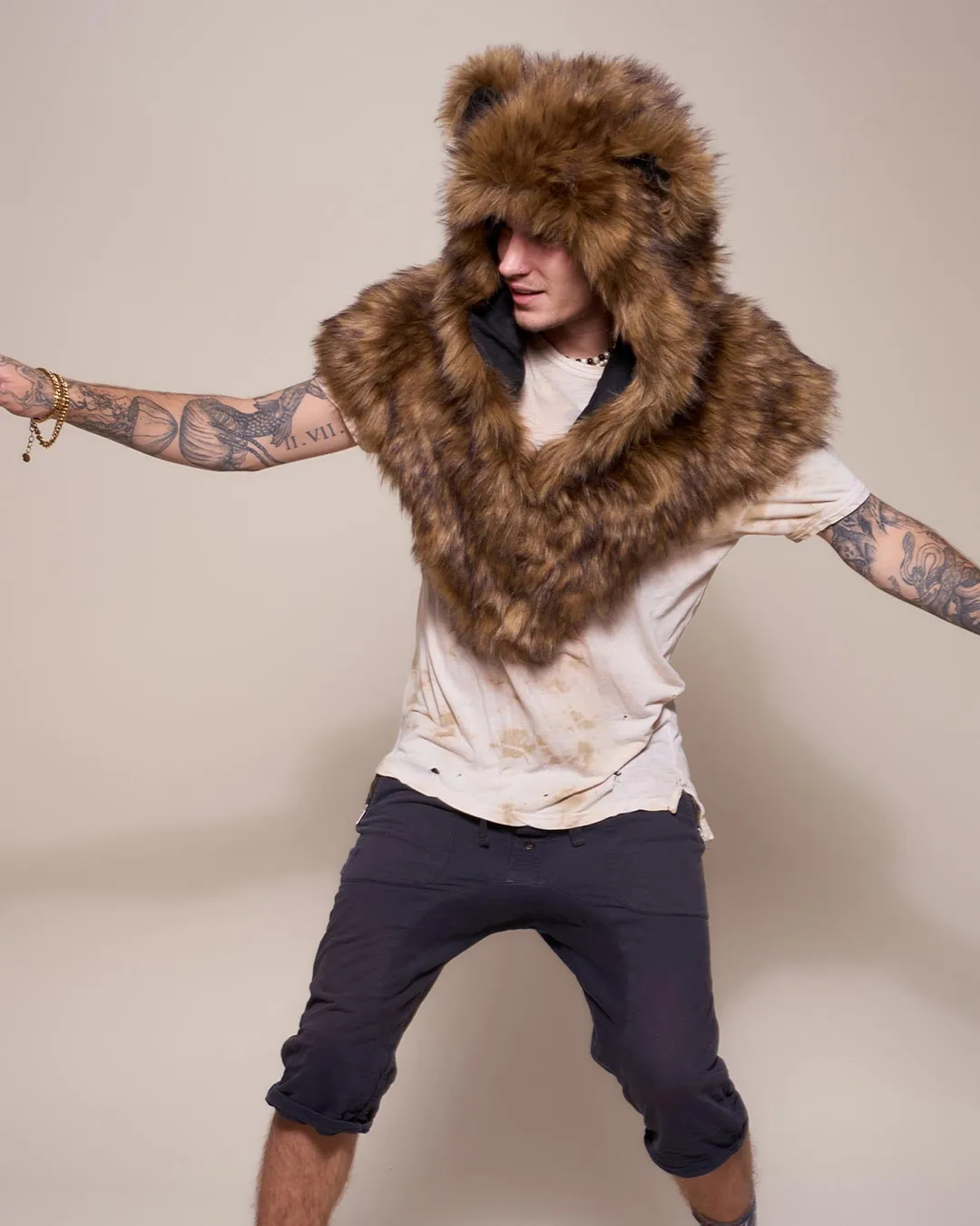 Grizzly Bear Collector Edition Faux Fur Shawl | Men's