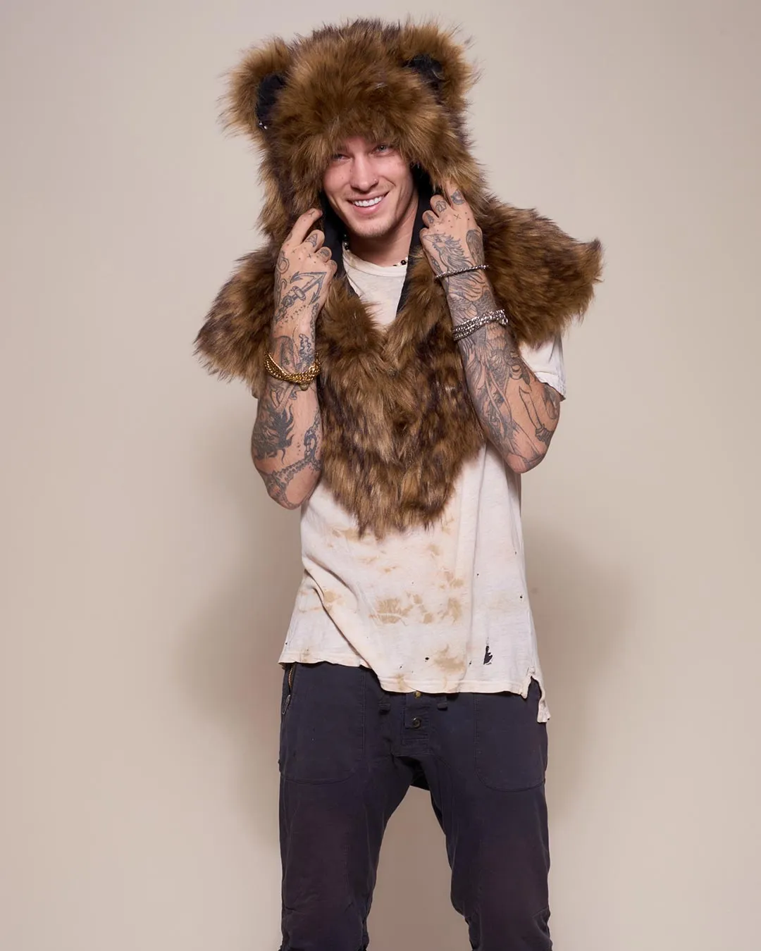 Grizzly Bear Collector Edition Faux Fur Shawl | Men's