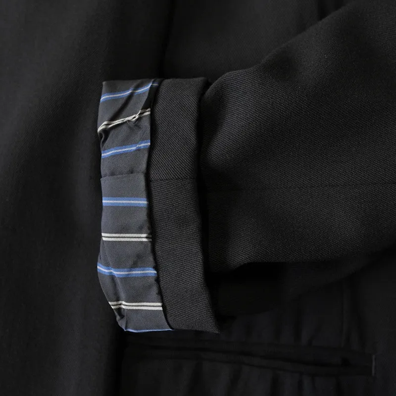 lapel detail suit